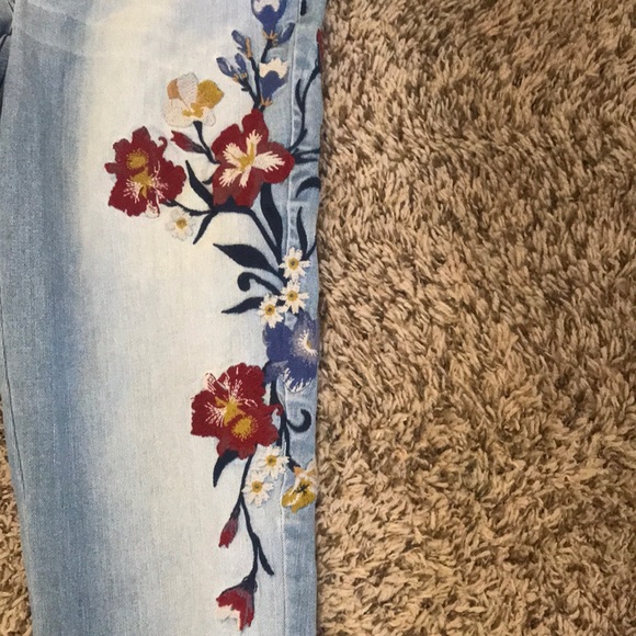 Jeans - Picture 2 of 3